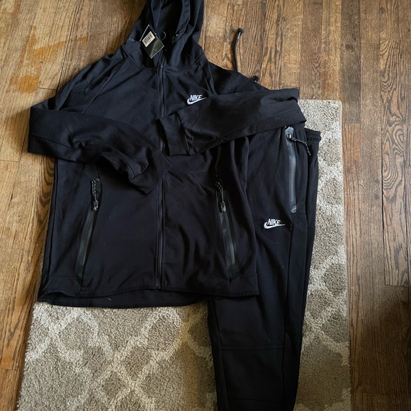 Nike tech - Picture 6 of 6